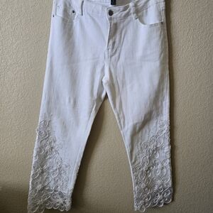 Juliette White Cropped Pants with Lace Hem